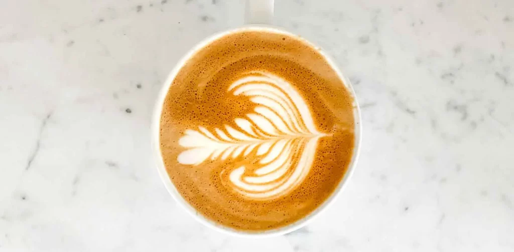 Cappuccino met latte art
