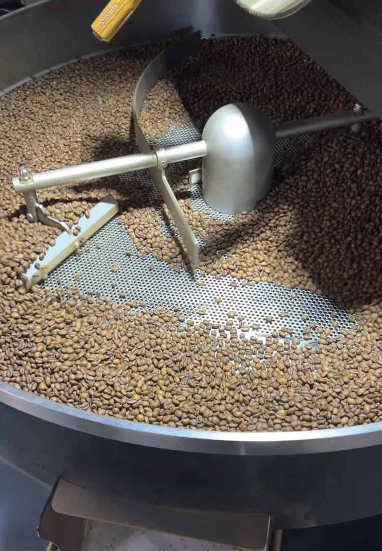 Hoe werkt koffie branden? 